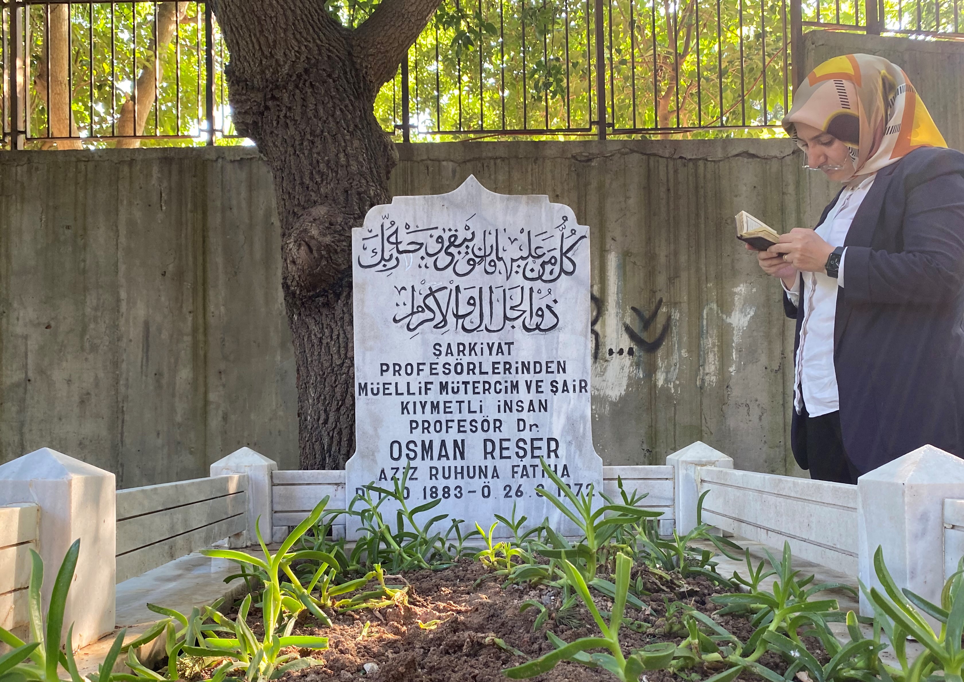 Osman Reşer’in kabrinin tadilat sonrasındaki vaziyeti.